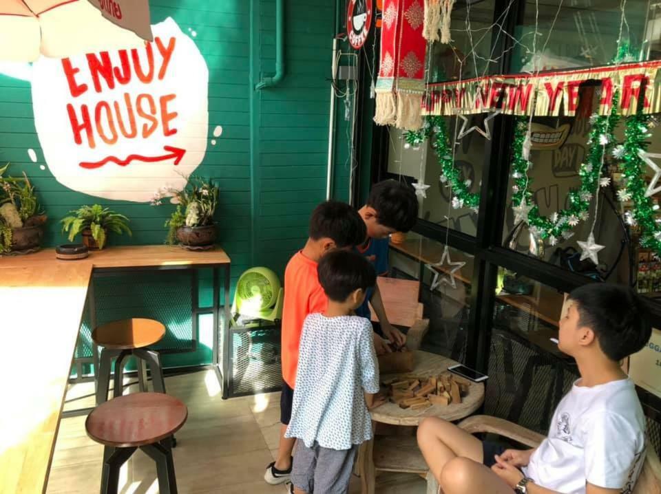 Enjoy House Vandrehjem Chiang Mai Eksteriør billede